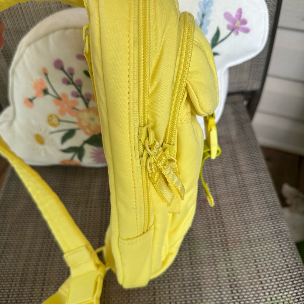 Bright Yellow Vera Bradley Utility Sling Backpack Purse - Picture 3 of 7